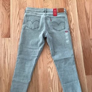 Grey Skinny Levi Jeans. Size 29. Style 711.